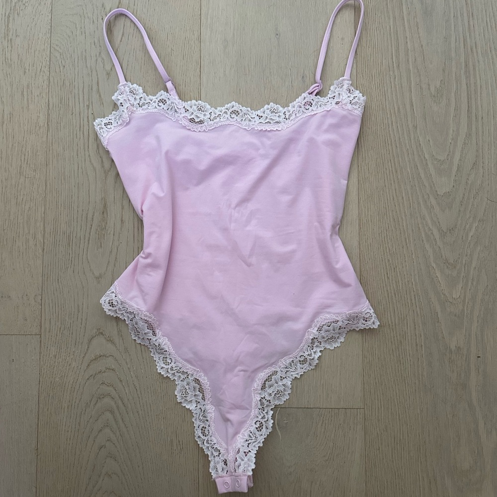 Skims cherry blossom fits everybody lace cami bodysuit